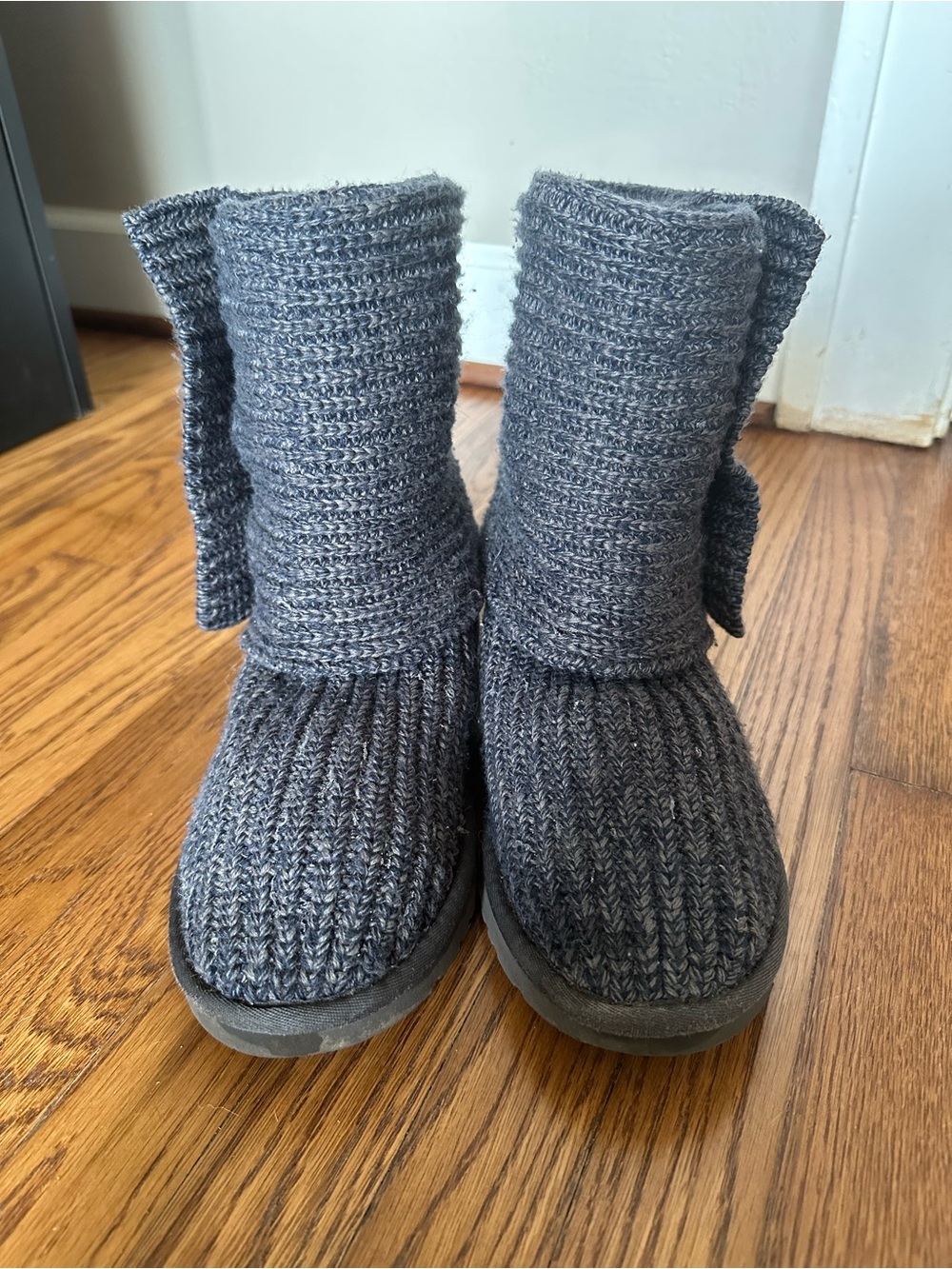 UGG Classic Cardy Charcoal Gray Boots - Women’s 7 (US) - Picture 13 of 15